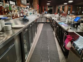 POPULAR RESTAURANT & BAR