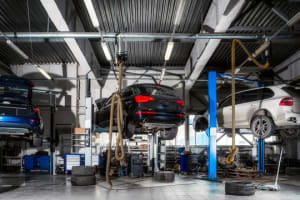 Long Established 5 Day Mechanic Workshop in Preston    (REF: BB092)
