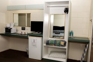 CENTRAL QLD COASTAL FREEHOLD MOTEL - 2917MF