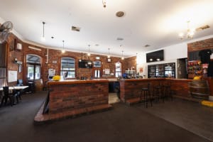 LEASEHOLD - Violet Town Hotel, VIC - 1P0532