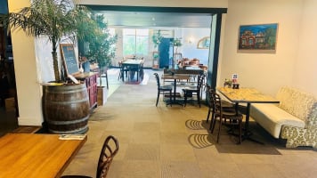 Award-Winning Farmers Arms Hotel – Creswick
