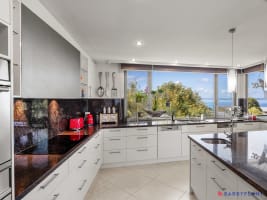 Luna Blu – The Ultimate Sea-Change with Income in Rhyll