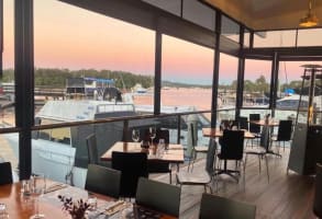 LEASE TRANSFER + RESTAURANT EQUIPMENT Noosa Waterfront Restaurant TOP Location
