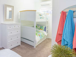 BRISBANE BAYSIDE MODERN RESIDENCE AND GUEST HOUSE - 2881MF