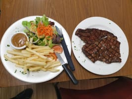 Monto Classic Queenslander - Grand Hotel - Exclusive listing - Freehold $800,000