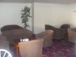 EXCELLENT COUNTRY CAFE LOUNGE / TAKEAWAY - SELLING FREEHOLD WITH 4BR RESIDENCE!