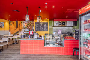 High-Traffic Shopping Centre Pizzeria – Strong Sales, Fully Fitted Out
