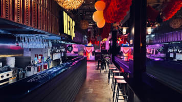 Heroes Bar