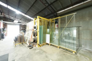 LEASEHOLD - Yass Windscreens & Glass NSW - 1P0518