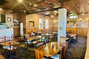 Queen's Head Hotel - Now Priced to Sell at $99,000