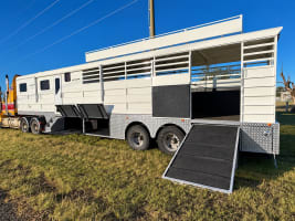 Chuck Wagon Fitouts. Equine Fitout Business.