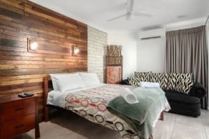 Live the Coastal Dream – Profitable Holiday Business in Tin Can Bay - ID 8405