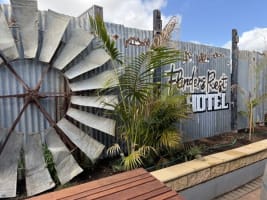 Flinders Rest Hotel - Main Highway 1 location - Freehold & Business