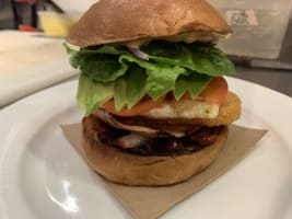 Motivated Sellers of Long Established Noosa Cafe For Sale