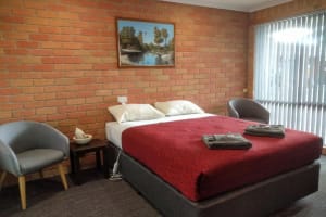 High-Exposure Regional Motel on Prime Western Highway Site