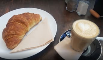 "BEACHFRONT CAFÉ OPPORTUNITY SUNSHINE COAST QLD"