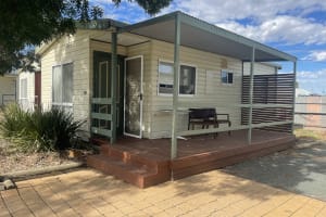 LEASEHOLD - BIG 4 Cabin Park Hay, NSW - 1P0183