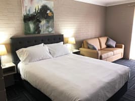 Freehold Motel Including Fully Furnished 4 Bedroom House