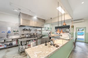 CASUAL AND ADAPTABLE ADELAIDE HILLS RESTAURANT/CAFE