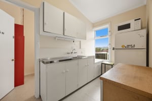 Prime Location Residence with Income or 3 BnB lets (stca) or Health Professional Rooms