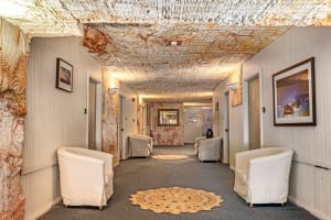 MULTI-AWARD WINNING UNDERGROUND MOTEL IN COOBER PEDY | Resort Brokers ID : FH009333