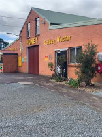 Iconic 3rd Generation Tasmanian Honey Producer