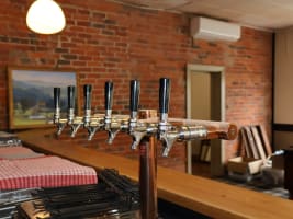 A Brand New Refurbished Hotel In The Heart Of The Goldfields - 148HL