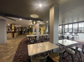 THRIVING SUNSHINE COAST HOTEL - 138HL