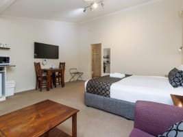 OUTSTANDING MONEY MAKER, WALK TO CBD WITH SIGNIFICANT UPSIDE - 1352MF