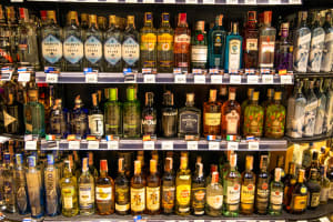 Prime Location Liquor Store – Fully Equipped, Licensed & Ready to Trade [2604163]