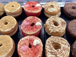 Donut and Coffee Franchise Kiosk in Major Sutherland Shire Shopping Centre, No Cooking Required