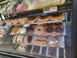 Popular Café & Bakery in Stirling – Adelaide Hills.  PRICE REDUCED.