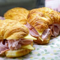 CHARMING ESTABLISHED CAFE FOR SALE