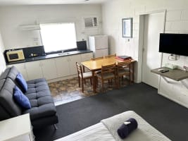 SMALL EASILY MANAGED, TRAMWAY MOTEL - 2086ML