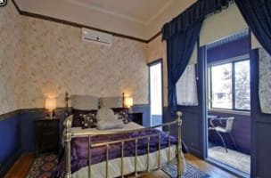 THE BEARS WENT OVER THE MOUNTAIN - SUCCESSFUL B&B WITH RESIDENCE