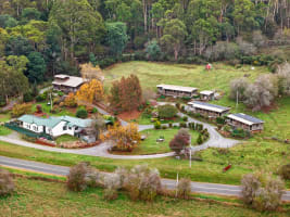 FHGC Tasmanian Accommodation A1 Presentation Spectacular Views 10%ROI 6 Cabins 2 Houses 2 Titles