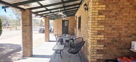 Property with 2 Residences & 2 Galleries on 6.5 acres