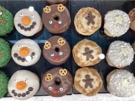 Donut and Coffee Franchise Kiosk in Major Sutherland Shire Shopping Centre, No Cooking Required