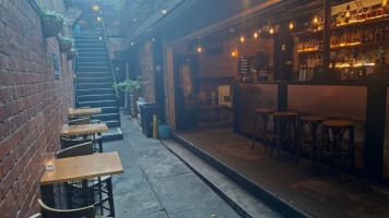 UNION ELECTRIC - A CBD laneway cocktail bar and rooftop