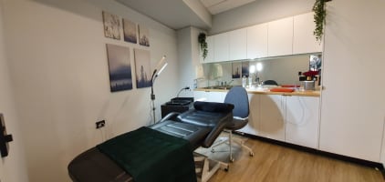 High end/Luxurious Beauty Salon and Training Academy For Sale