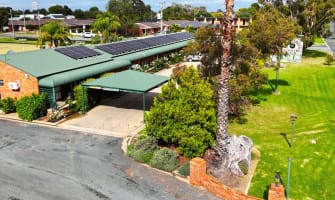LEASEHOLD - Country Club Motor Inn, Deniliquin NSW - 1P0590
