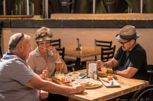 Established Pizza Business Opportunity – Prime Shopping Strip Location [2607091]