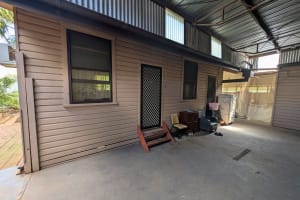 Murray River One Pub Town - Railway Hotel, Strathmerton Vic