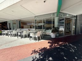 Licensed Corner Restaurant, 60+ Seats, Oracle Broadbeach