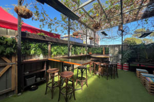 Littlefoot - Popular Bar & Live Music Venue