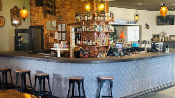 Award-Winning Farmers Arms Hotel – Creswick