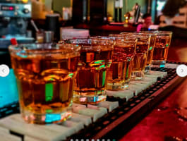 MODERN COCKTAIL BAR