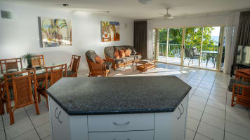 Beachfront Lifestyle & Income – Holiday Management Rights, Trinity Beach – ID 9148