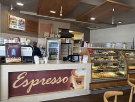 UNDER OFFER - Muffin Break, Wagga Wagga NSW - 1P0547