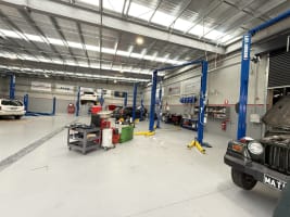 Profitable car mechanic workshop with additional Income from Parts Sales